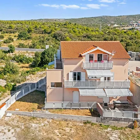 1 Bedroom Amazing In דירה